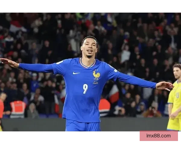 埃基蒂克对阵纽卡梅开二度社媒晒功姆巴佩点赞显超级球星气场